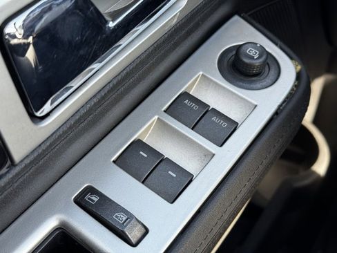 Used 2010 Lincoln MKX AWD image 30