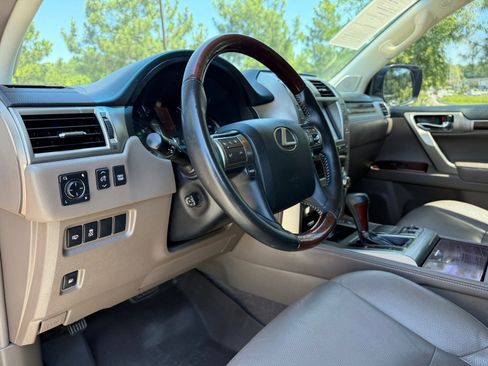 Used 2018 Lexus GX 460 Premium AWD/4WD image 22