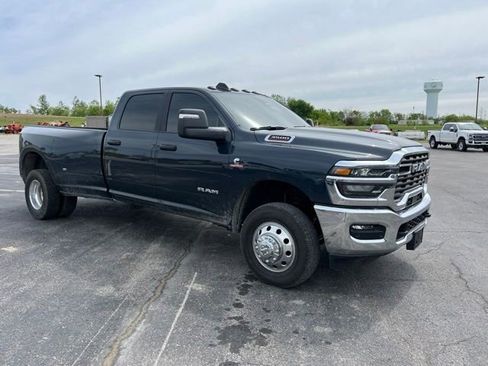 Used 2026 RAM 3500 Big Horn AWD/4WD image 2