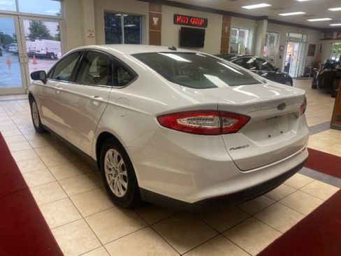 Used 2016 Ford Fusion S image 3