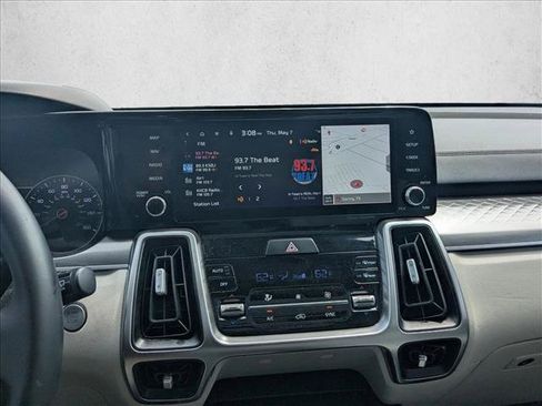 Used 2023 Kia Sorento S w/ Panoramic Sunroof Package FWD image 12