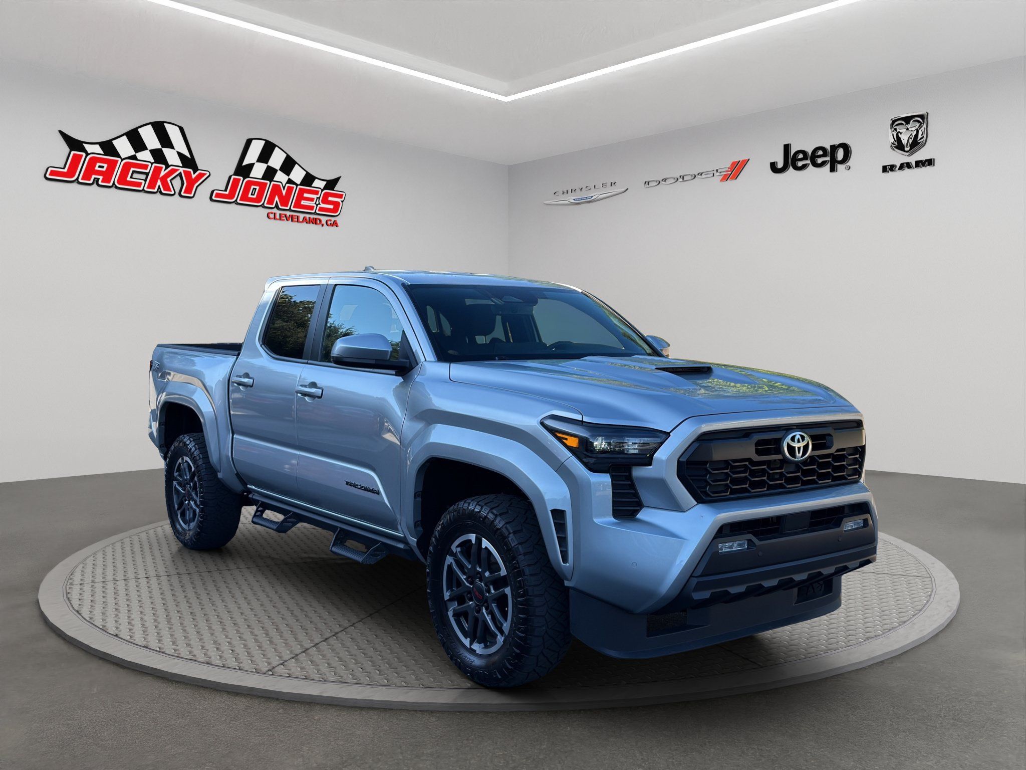 Used 2024 Toyota Tacoma TRD Sport w/ TRD Sport Upgrade Package AWD/4WD image 12