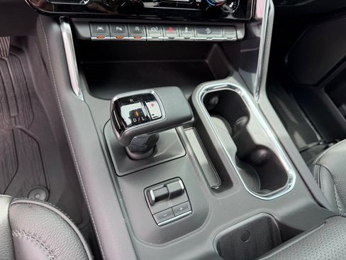 Used 2025 GMC Sierra 1500 Denali AWD/4WD image 26