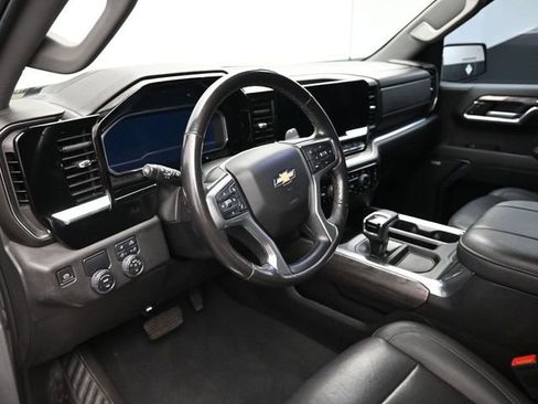 Used 2023 Chevrolet Silverado 1500 LTZ RWD image 12