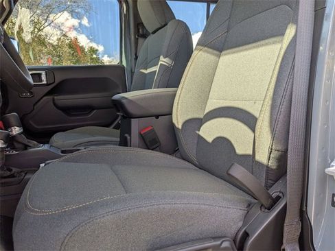 New 2026 Jeep Gladiator Sport image 13