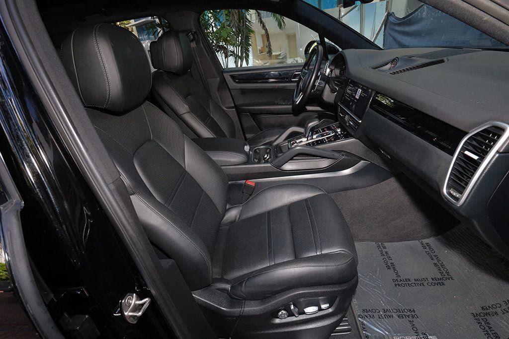 Used 2020 Porsche Cayenne AWD/4WD image 7