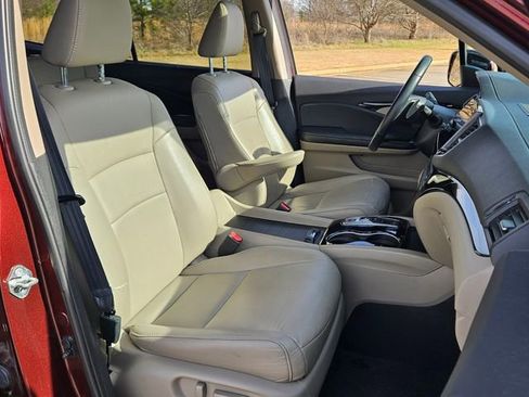 Used 2019 Honda Pilot Touring image 18