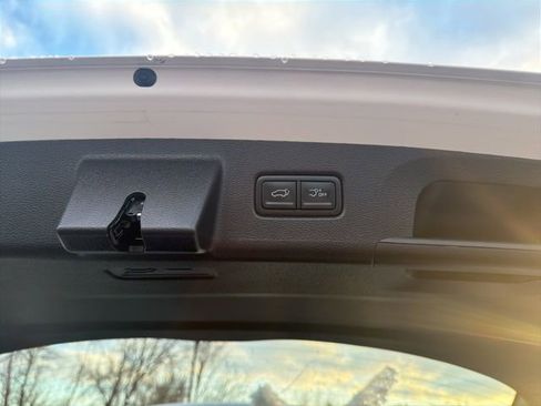 Certified 2024 Kia Telluride EX w/ EX Captain's Chair Package image 11