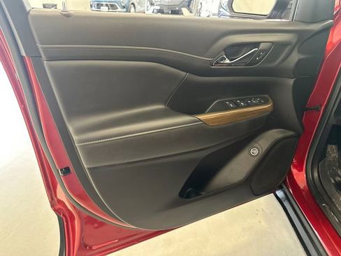 Used 2023 GMC Acadia SLE w/ Driver Convenience Package image 31