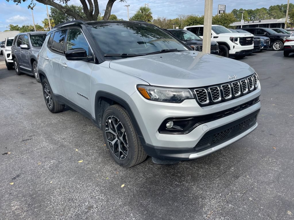 Used 2025 Jeep Compass Limited AWD/4WD image 8