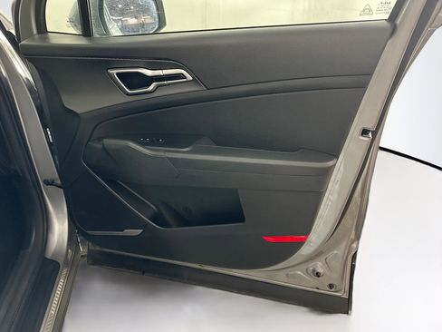 Used 2024 Kia Sportage LX image 30
