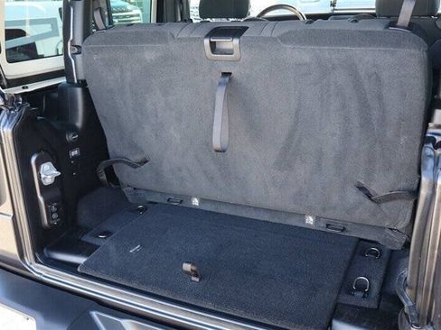 Used 2021 Jeep Wrangler Rubicon AWD/4WD image 35