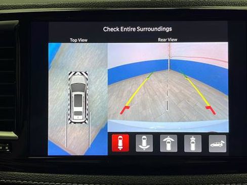 Used 2024 Chrysler Pacifica Limited FWD image 13