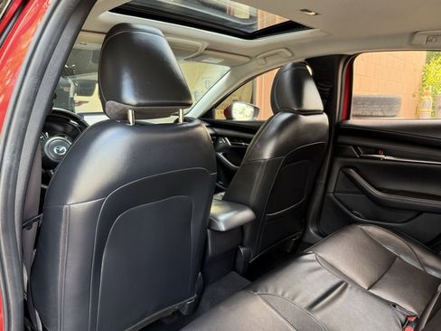 Used 2021 MAZDA MAZDA3 s image 19