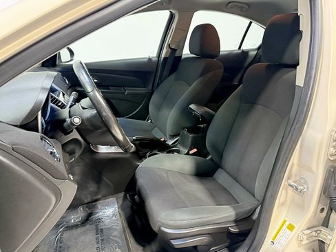 Used 2011 Chevrolet Cruze Eco image 20