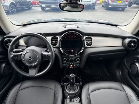 Used 2022 MINI Cooper 2-Door Hardtop FWD image 11