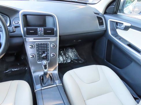 Used 2016 Volvo XC60 T6 w/ Proximity Package AWD/4WD image 14