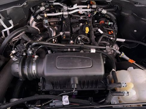 Used 2022 Ford Explorer XLT w/ Equipment Group 202A image 25