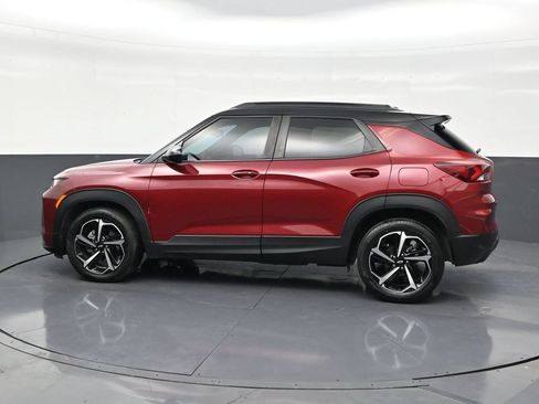 Used 2022 Chevrolet TrailBlazer RS w/ Technology Package FWD image 2
