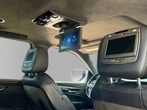 Used 2018 Cadillac Escalade Platinum image 17