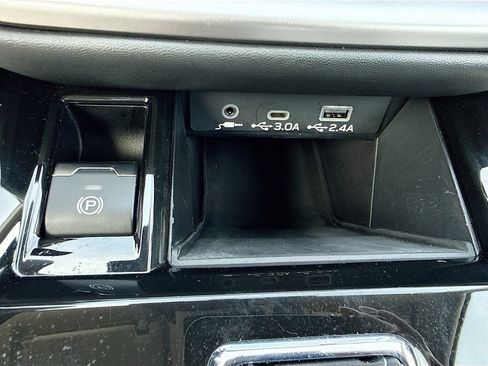 Certified 2025 Subaru Outback Premium AWD/4WD image 29