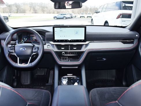 Certified 2025 Ford Explorer ST AWD/4WD image 4