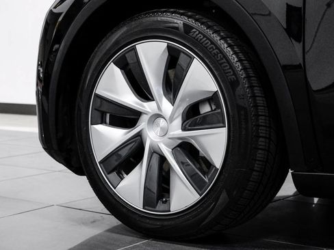 Used 2021 Tesla Model Y Long Range AWD/4WD image 55