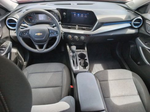 Used 2024 Chevrolet Trax LS FWD image 28