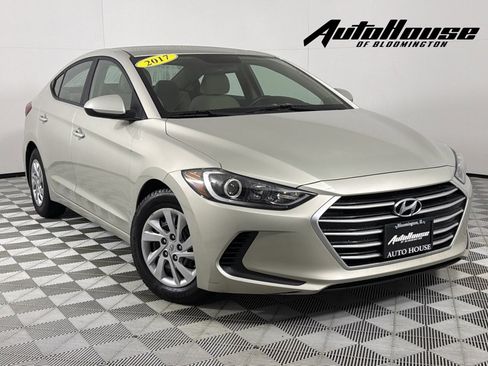 Used 2017 Hyundai Elantra SE image 1