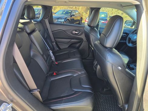 Used 2022 Jeep Cherokee Trailhawk w/ Trailer Tow Group image 25