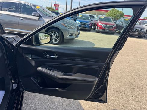 Used 2020 Nissan Altima 2.5 S FWD image 14