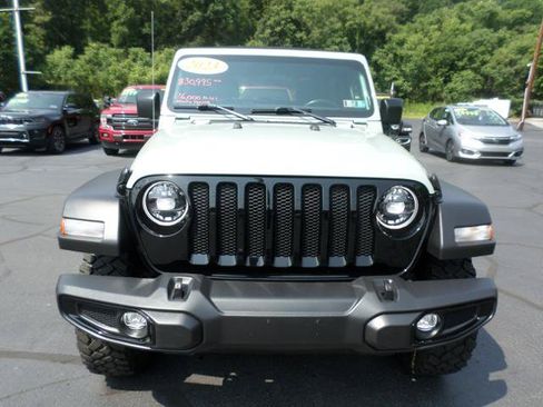 Used 2023 Jeep Wrangler Sport AWD/4WD image 4