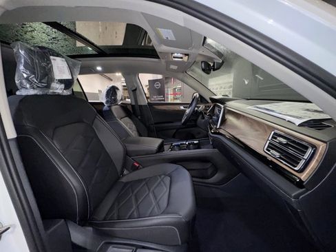 New 2026 Volkswagen Atlas SE image 8