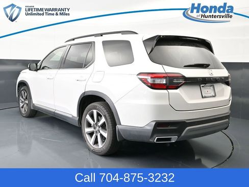 Used 2023 Honda Pilot Touring image 6