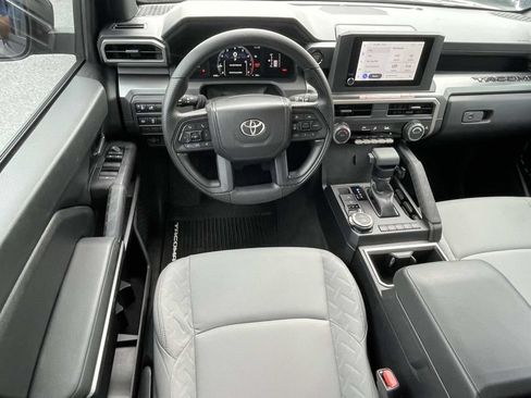 Used 2025 Toyota Tacoma SR5 AWD/4WD image 14