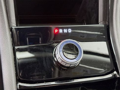 Used 2023 Jeep Grand Cherokee Laredo image 7