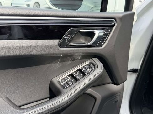 Certified 2023 Porsche Macan S AWD/4WD image 22