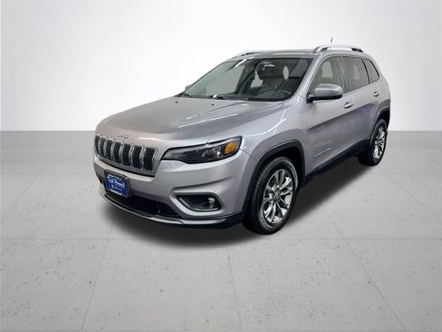 Used 2019 Jeep Cherokee Latitude Plus FWD image 2