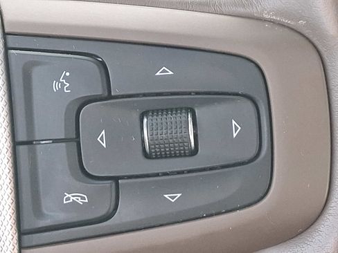 Used 2023 GMC Yukon XL Denali w/ Advanced Technology Package image 23