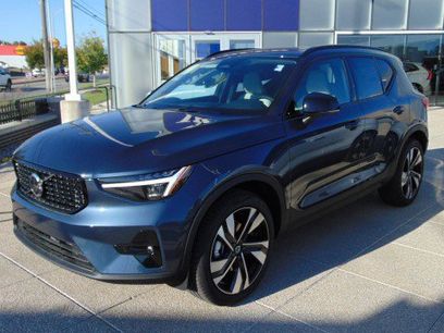 New 2026 Volvo XC40 B5 Ultra w/ Climate Package