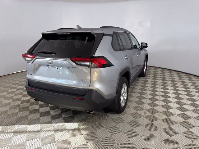 Used 2021 Toyota RAV4 XLE AWD/4WD image 7