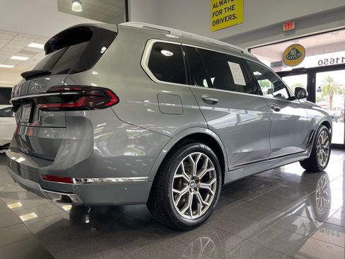 Used 2023 BMW X7 xDrive40i w/ Executive Package AWD/4WD image 5