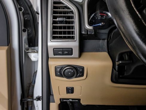 Used 2017 Ford F350 Lariat w/ Lariat Value Package image 27