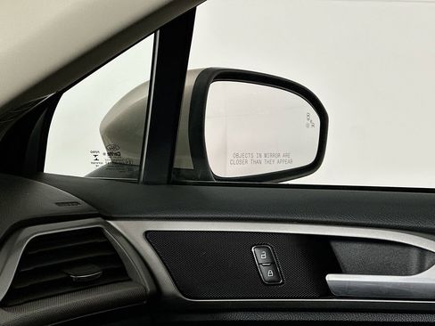 Used 2019 Ford Fusion SE image 25