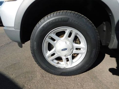 Used 2002 Ford Explorer XLT image 8