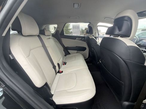 Used 2024 Kia Sportage EX image 12