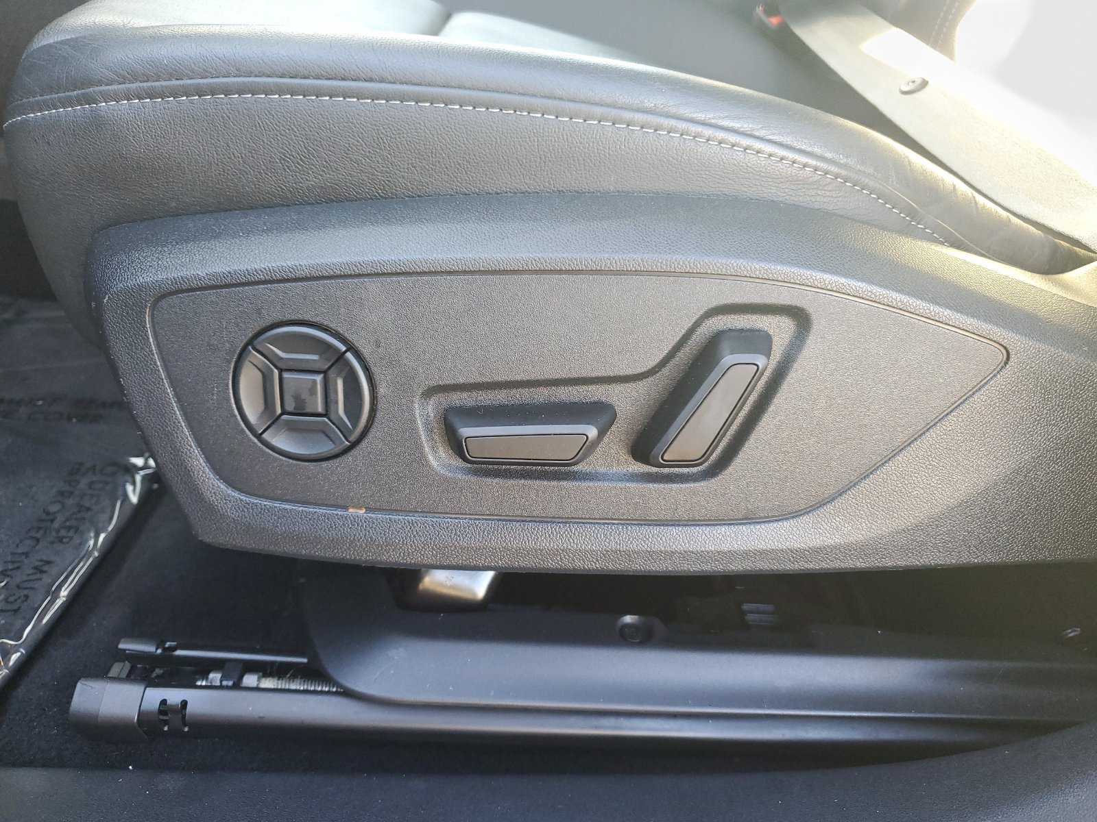 Used 2024 Audi Q4 e-tron Prestige AWD/4WD image 22