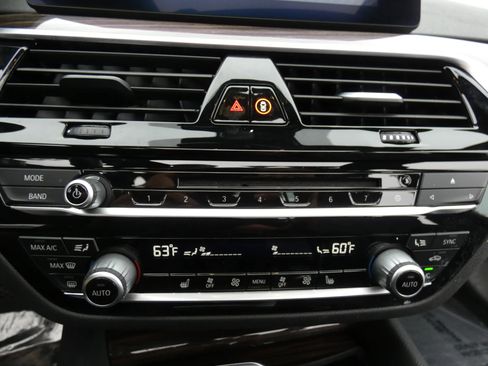 Used 2019 BMW 530i w/ Convenience Package image 58