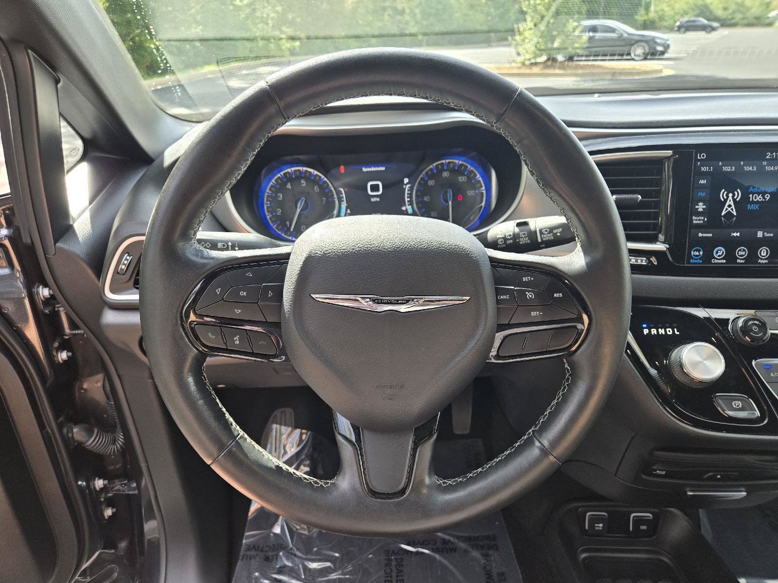 Used 2020 Chrysler Pacifica Touring-L Plus FWD image 16