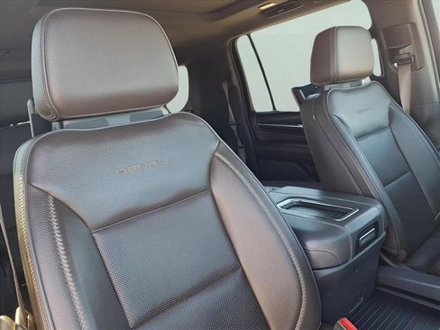 Used 2022 GMC Yukon XL Denali image 18
